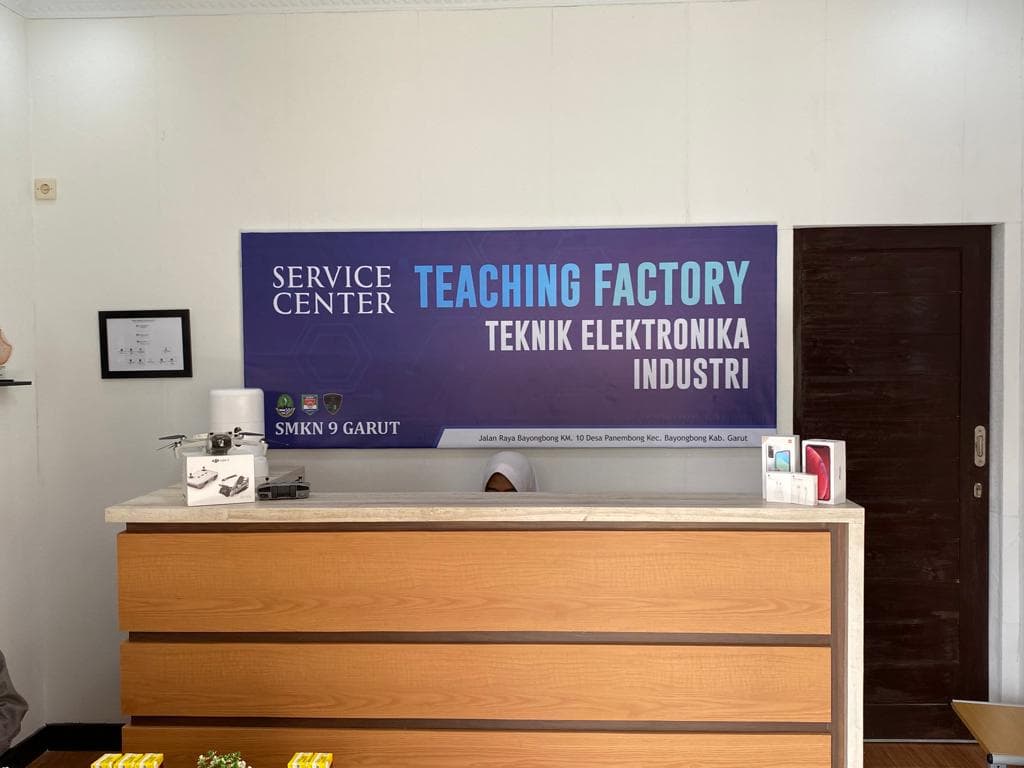 Perkenalkan, Program Teaching Factory Jurusan Teknik Elektronika Industri SMKN 9 Garut.