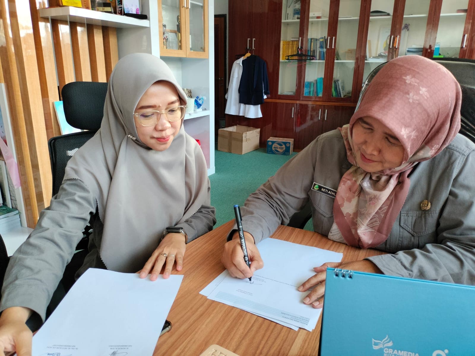 Pembinaan dan Pengesahan SKP Pegawai SMKN 9 Garut