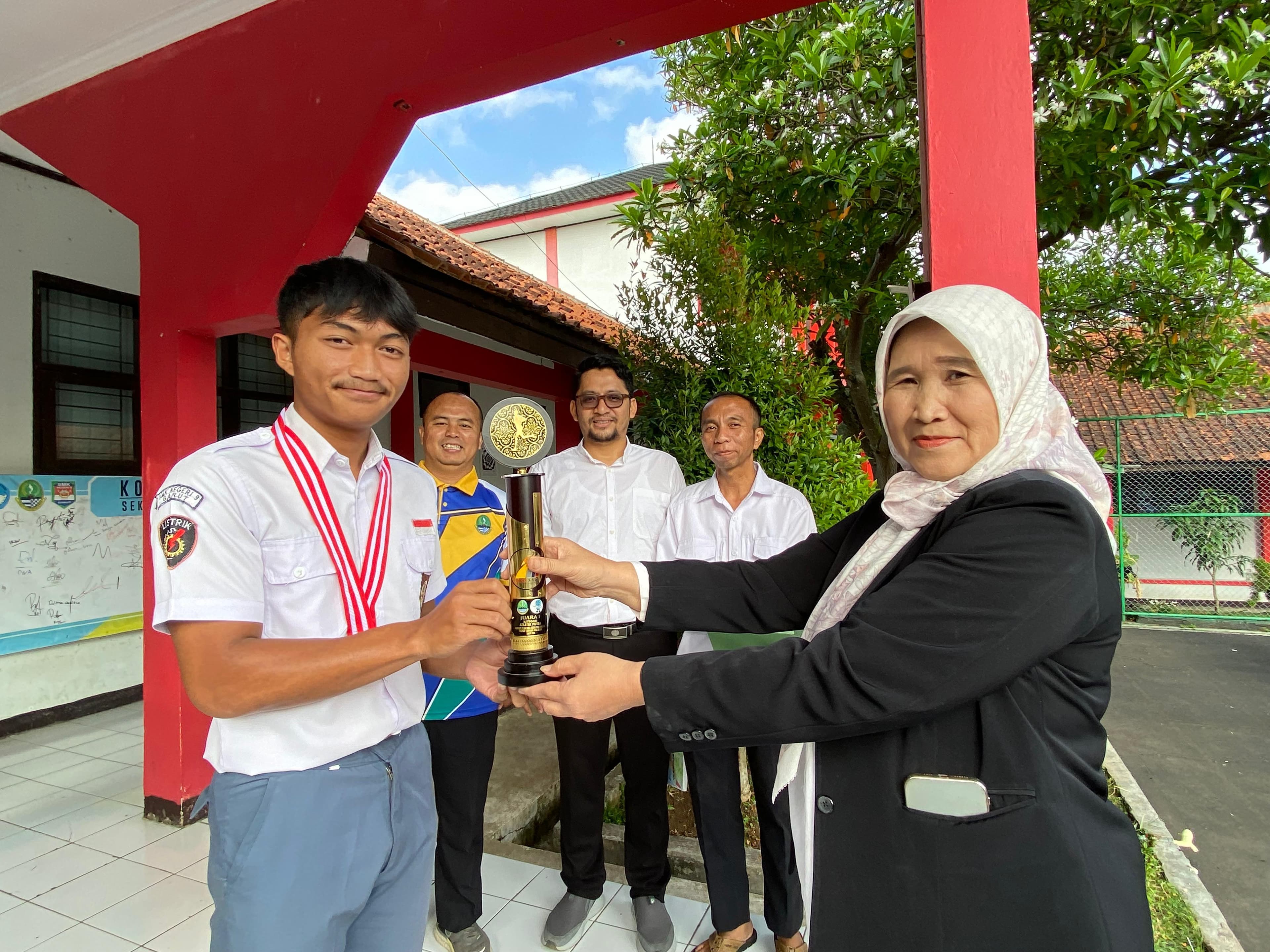 Solihin, Sang Juara dari SMKN 9 Garut: Raih Juara Utama O2SN Atletik Tingkat Provinsi Jawa Barat