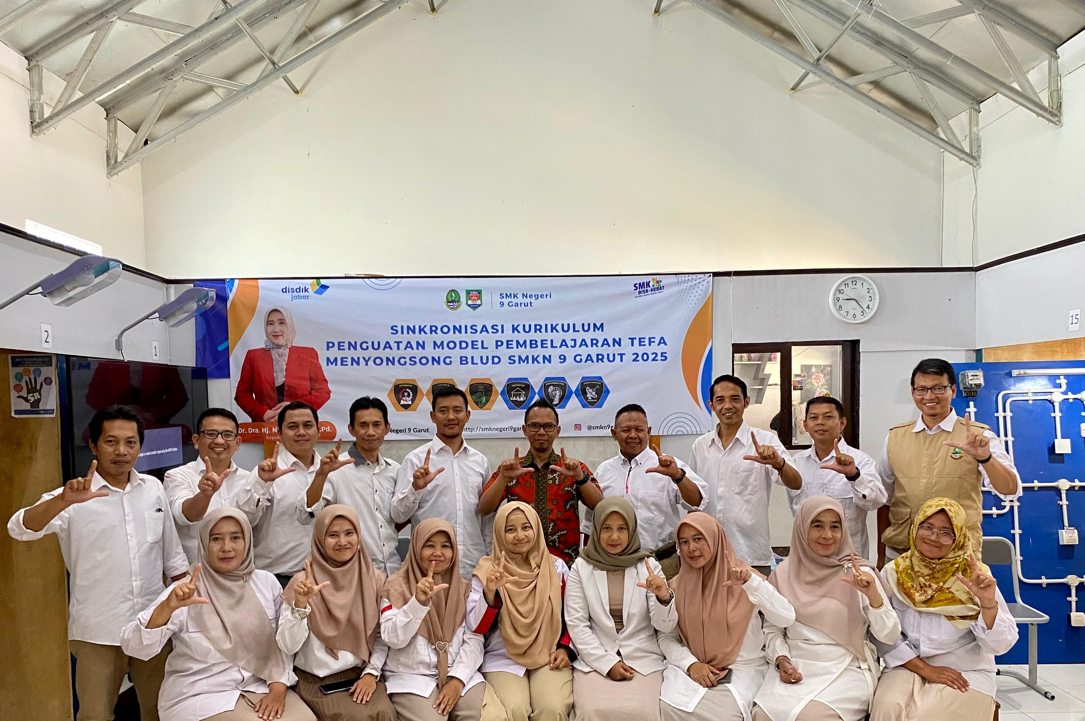 Kegiatan Pembelajaran Guru Tamu dan MoU Program Keahlian Teknik Instalasi Tenaga Listrik (TITL) SMKN 9 Garut bersama PT. GLOBAL PRATAMA POWERINDO