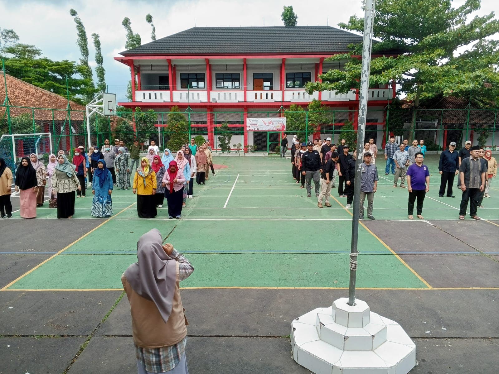SMKN 9 Garut Gelar Latihan Menari untuk Pemecahan Rekor MURI “Bangga Buatan Indonesia”