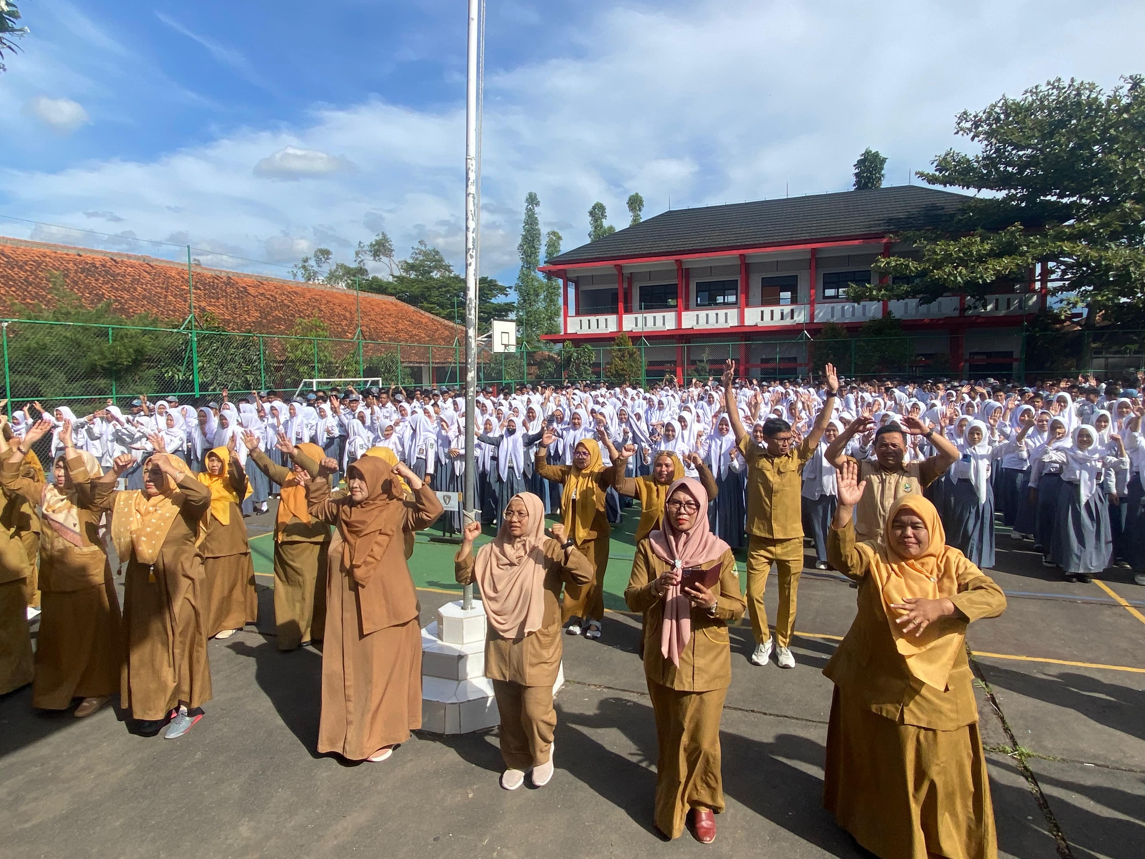 Awal Tahun yang Hebat: SMKN 9 Garut Sosialisasikan Sosialisasi 7 Kebiasaan Anak Indonesia Hebat