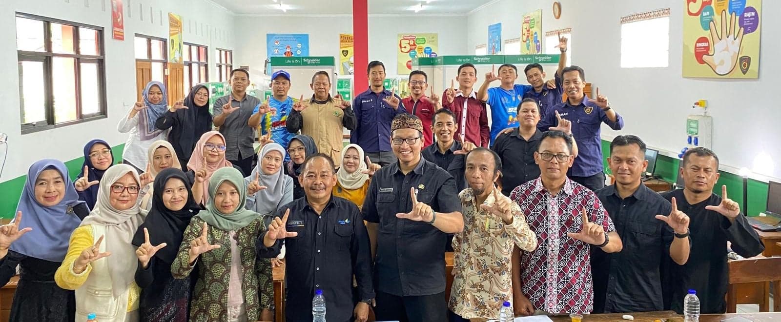 TITL SMKN 9 Garut: Membangun Kompetensi "KESTRUM" Menuju Era Green School Preneur