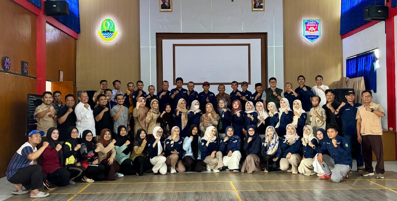 Pererat Silaturahmi, SMKN 9 Garut Gelar "Fun Match Badminton" Bersama SMKN 8 Garut